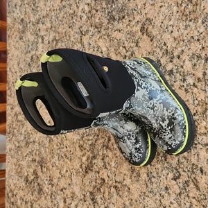 Bogs Kids Black Gray Camo Waterproof Boots with Lime Trim